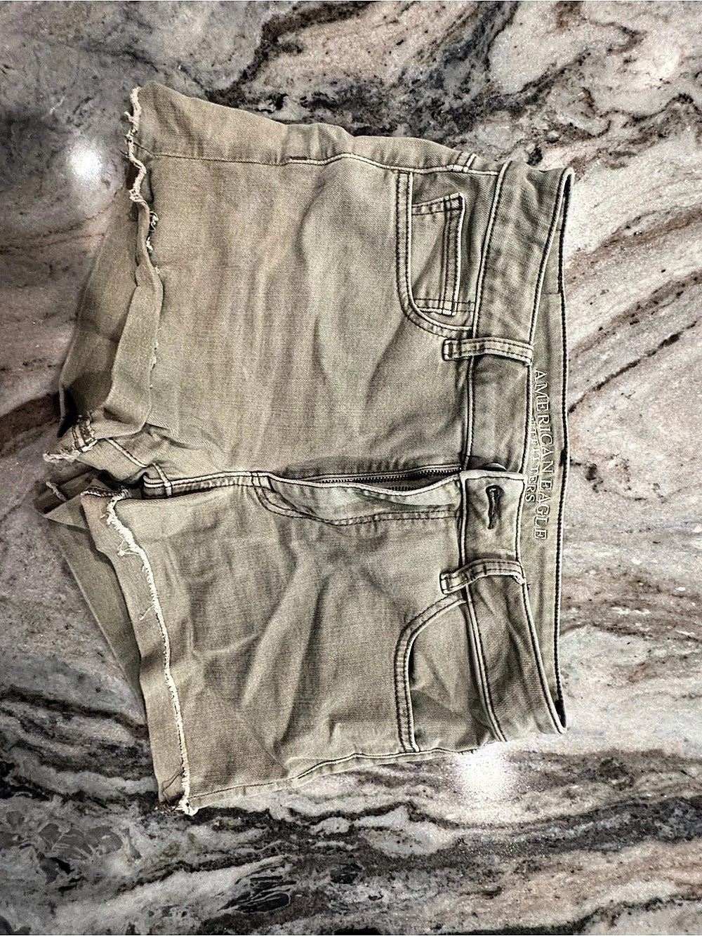 American Eagle High Rise Shortie Cargo Shorts in Green Size 12